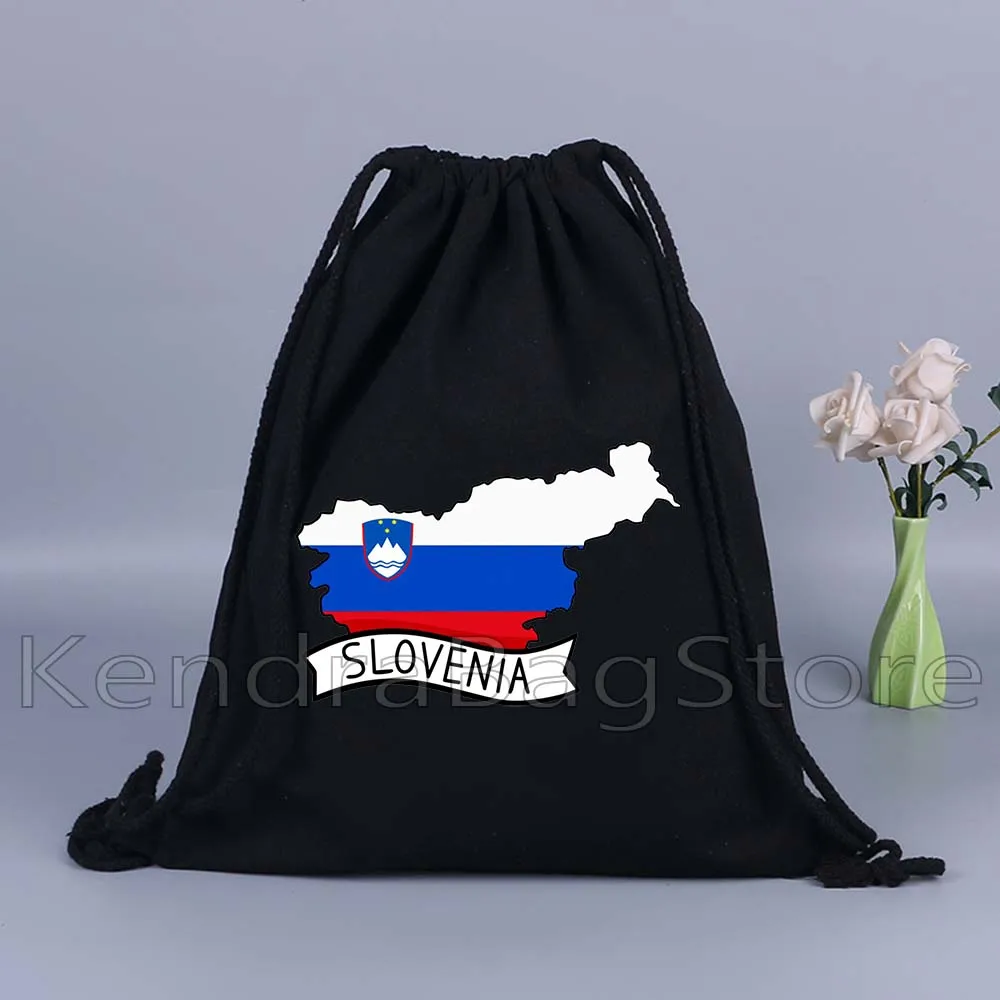 España Portugal Suiza Canadá Turquía Haití Kenia Polonia Francia Ucrania Serbia Bolsas con cordón Mochila de fútbol Mochila de gimnasio
