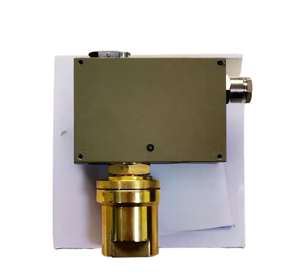 

Регулятор давления D502/7D Шанхайский Дальний Восток Инструмент Завод реле давления