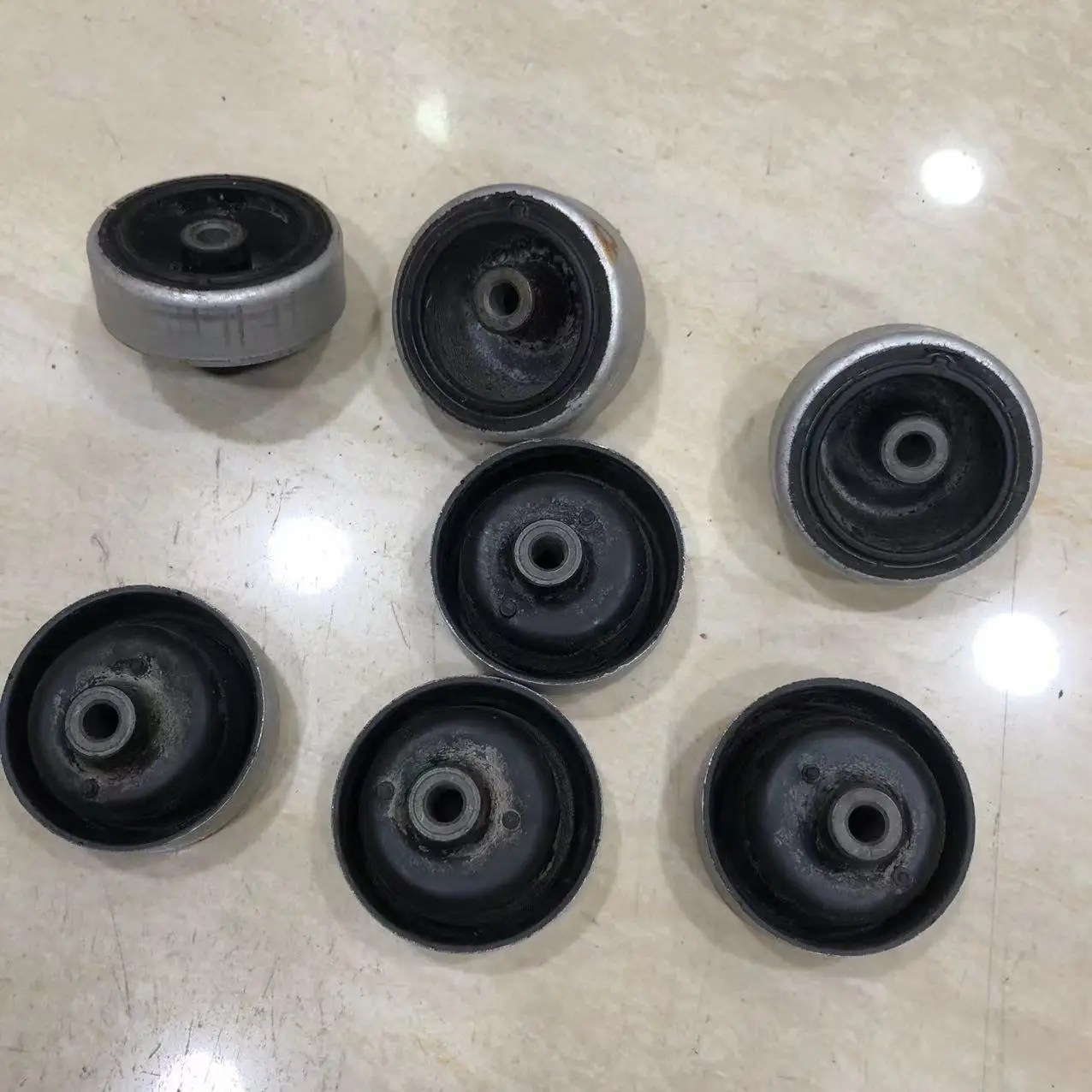 

Suitable for Tesla 2021 Model 3Y cold air pump bracket rubber sleeve fixing bracket 1506443-00-Z