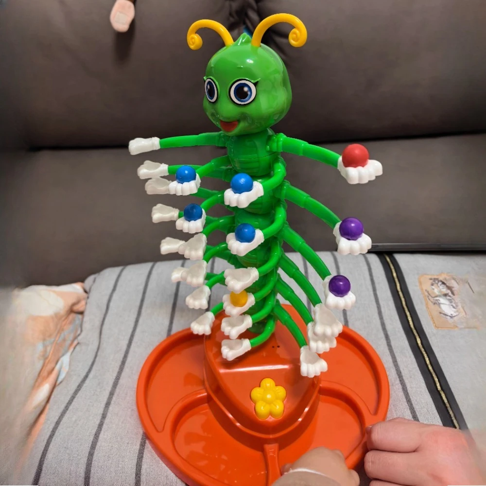 Altalena elettrica Giocattolo per insetti Sorriso verde Caterpillar Giggle Wiggle Kawaii Bellissimo altalena Giocattolo Giggle Wiggle Gioco Adatto per bambini