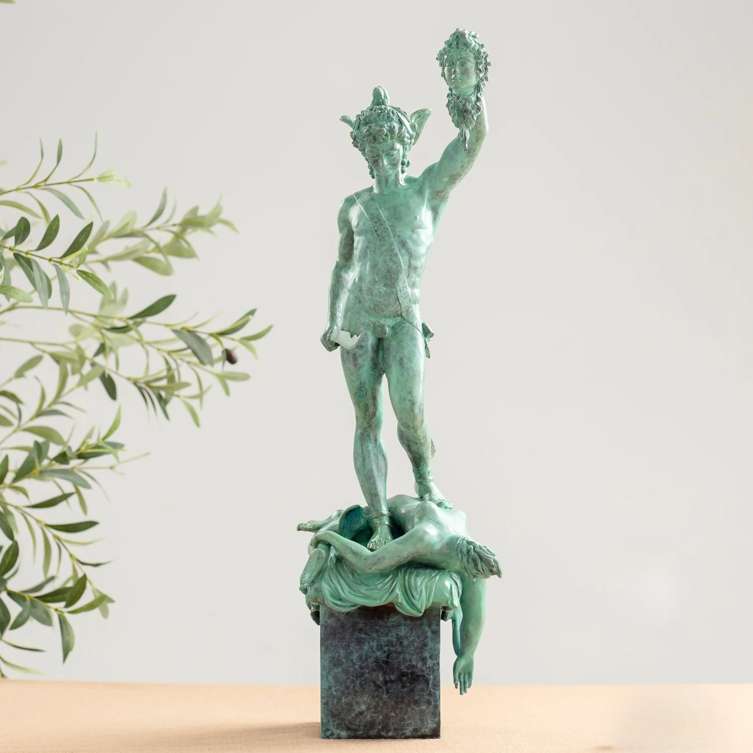 

63 см бронзовая статуя Perseus с головой Медузы, мифология, классическая литая скульптура Perseus, домашний декор для галереи в вестибюле