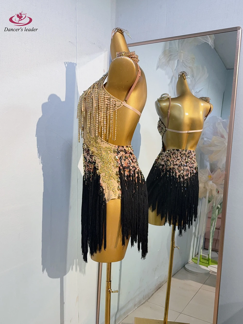 تنورة نسائية لمسابقات الرقص اللاتيني الراقية مخصصة صغيرة بطبعة الفهد، فستان بحجر الراين لأداء السامبا بدقة