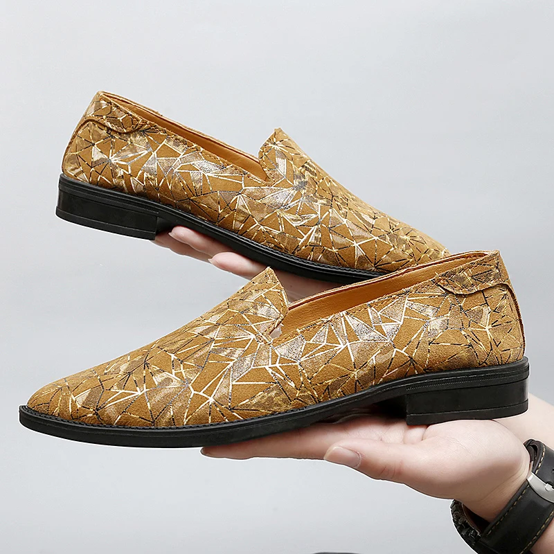 

Summer Men Lightweight Fashionable Loafers Breathable Comfortable Personalized Young Men Plus Size (36-48) Single Shoes