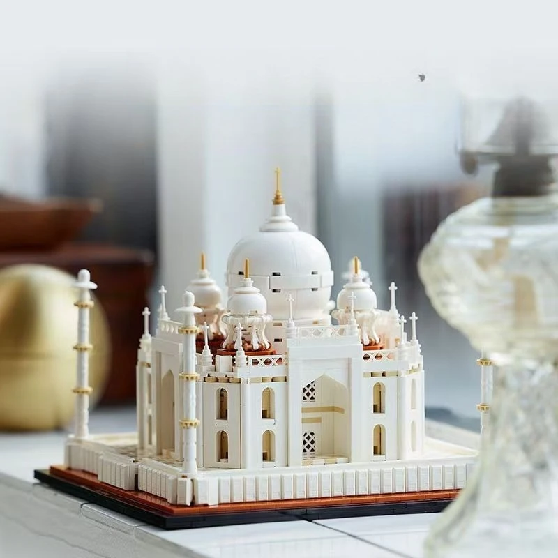 Model of Tomb Architecture in Agra, Indian State, a World Non Cultural Heritage Site, suitable for small household ornaments