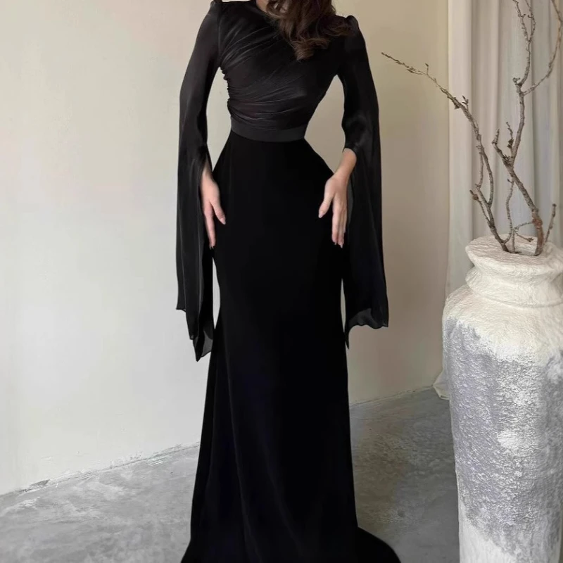 

2025 Autumn Round Neck Bat Sleeve Dress for Foreign Trade, Slim Fit, Light Luxury, Sexy Dress for Women