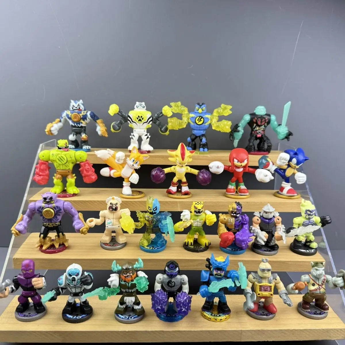 

Legends of Akedo Can Choose Style 3 Inch Tall Battling Warrior Action Figures Collection Toys Kids Boys Best Gifts