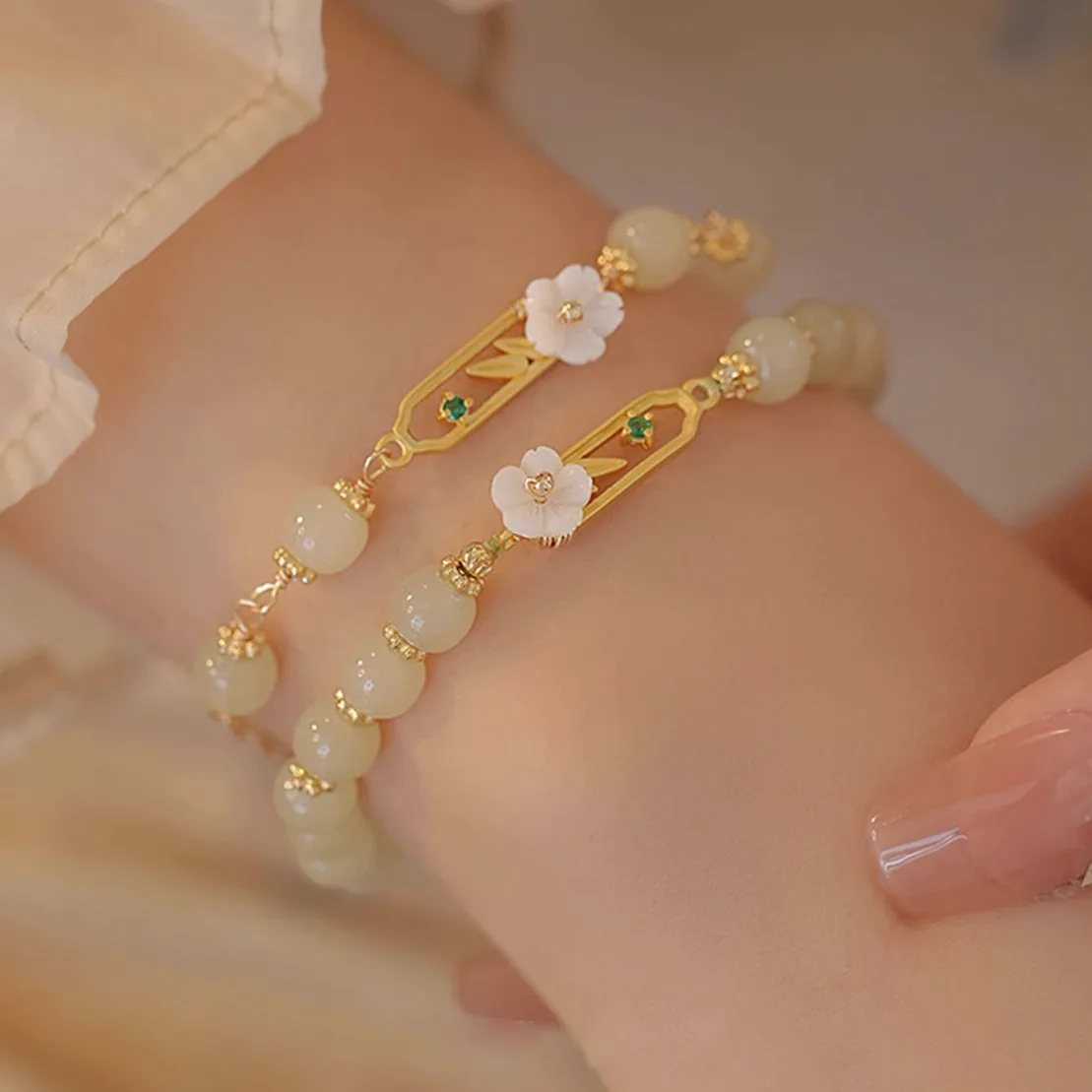 

New Chinese Style Flower Beaded Bracelet For Women's Summer 2023, New Light Luxury, Niche, High-End Feeling, Giving Gifts And Ac