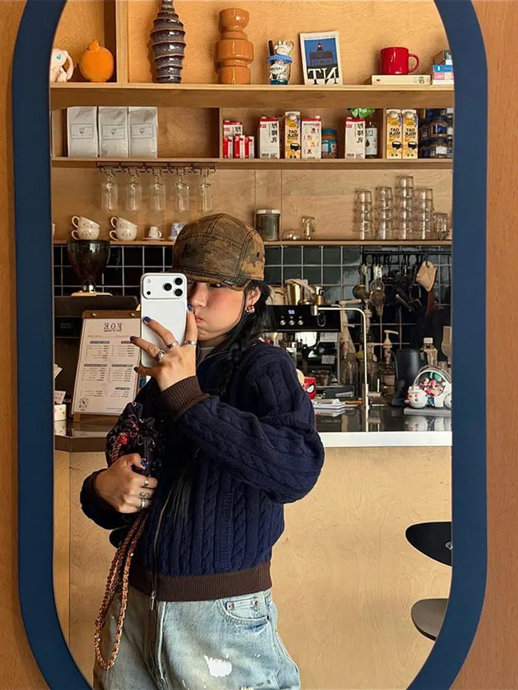 

2025 Autumn/Winter Cable-Knit Stand-Collar College-Style Zip-Up Knit Cardigan