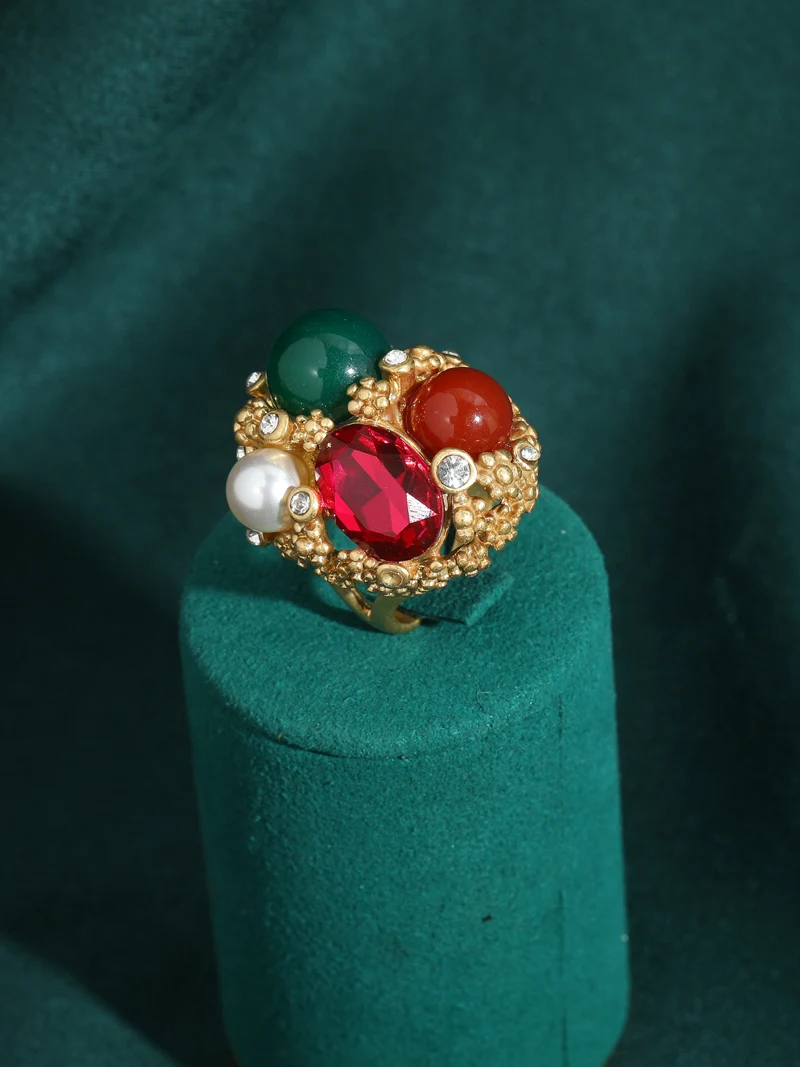 Vintage-Schmuck 2026 Blumenring-Dekoration mit grünem Stein für Damen, elegante Strass-Verzierung, oval, antikgoldfarben, luxuriöser Designer-Ring