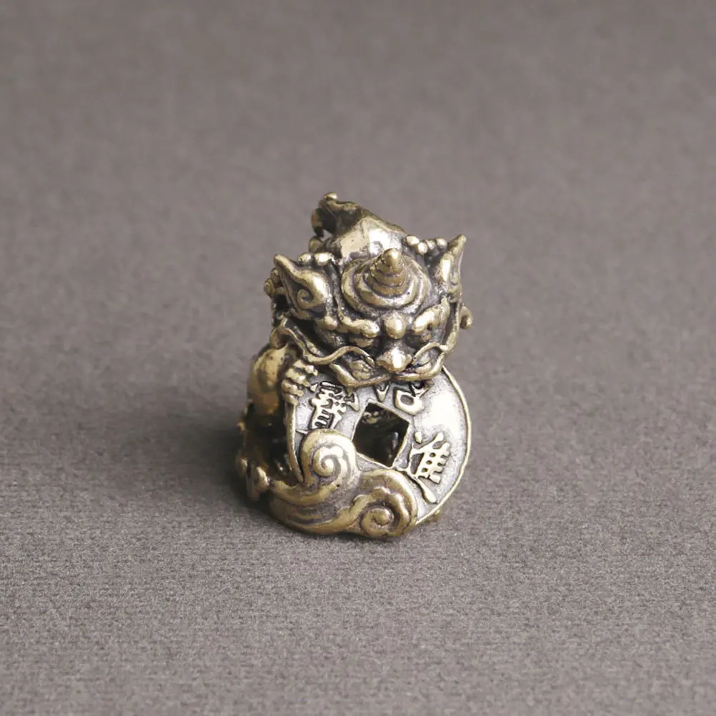 

Auspicious Beast Brass Ornament Creative Desktop Decor Vintage Style Craft Decorative Brassware Paperweight