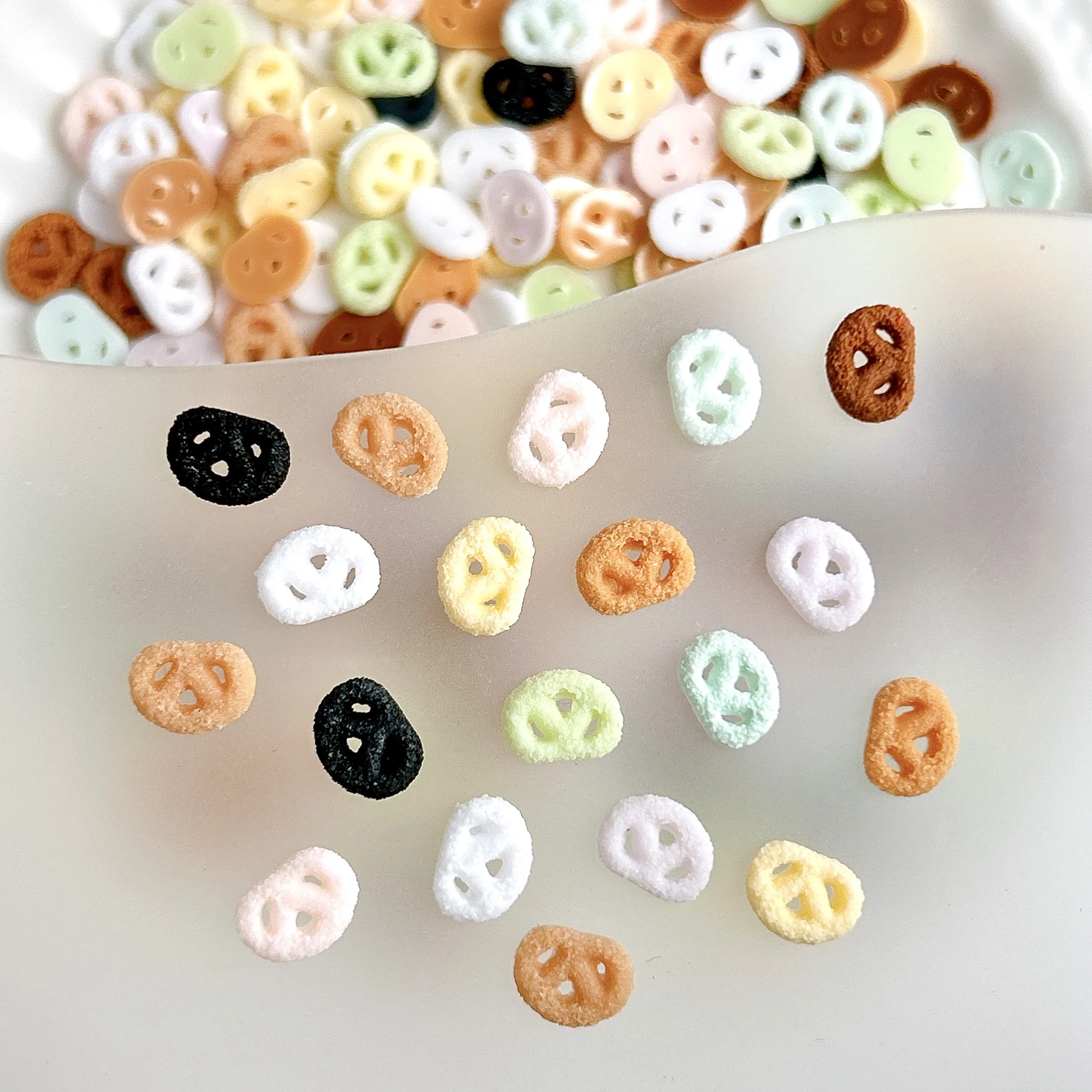 30 قطعة مقلد لطيف صغير التجاعيد الكوكيز مسمار السحر ثلاثية الأبعاد الراتنج Kawaii مضيئة البسكويت مسمار الفن أجزاء لوازم للتقليم DIY بها بنفسك