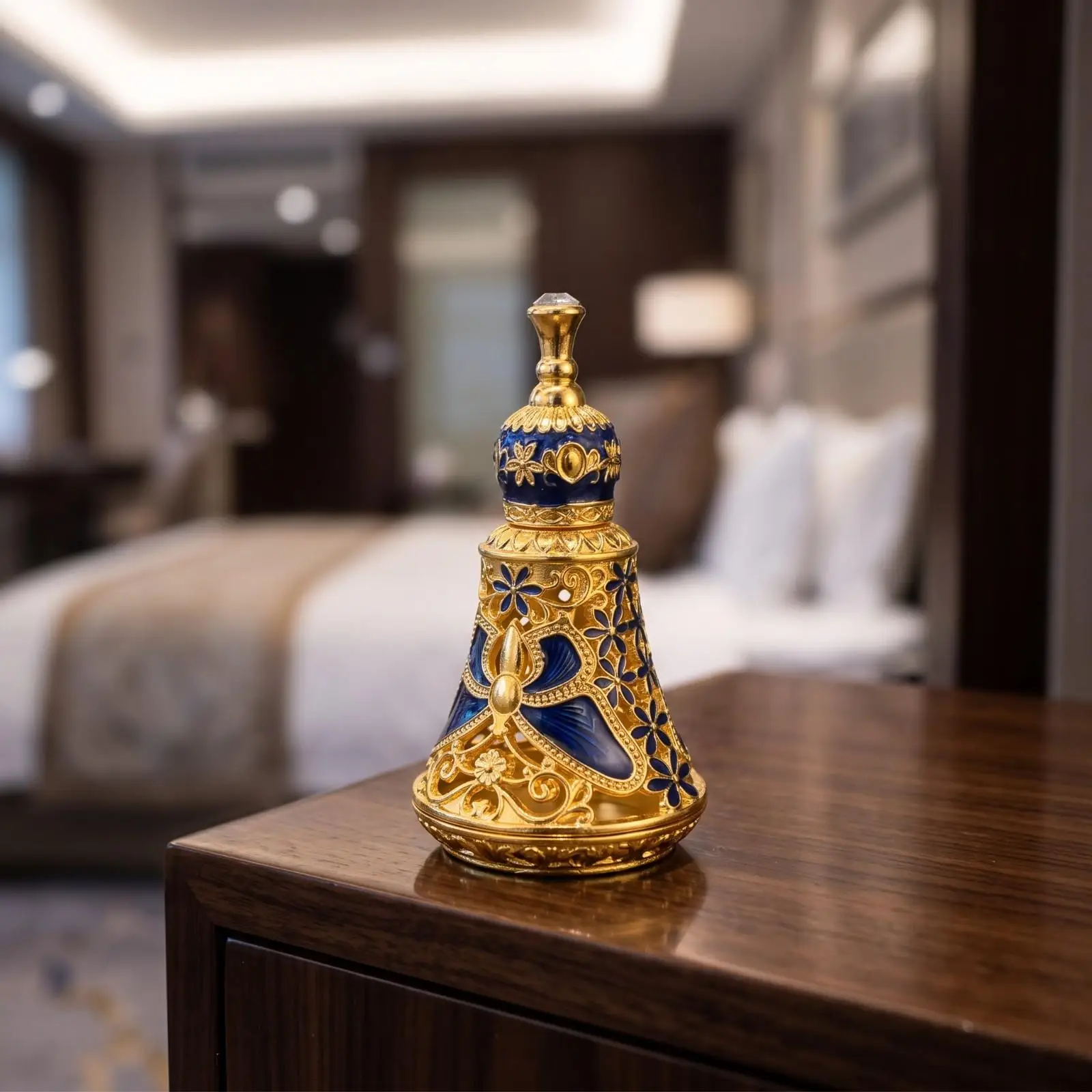 Antique Style Refillable Perfume Bottle 10ml Scented Oil Dispenser with Filigree Metalwork for Dresser Top