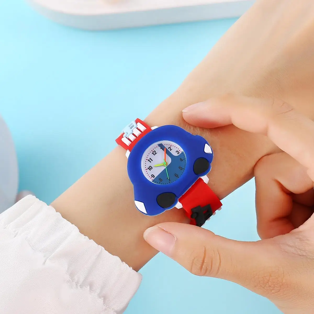 Cartoon anime kindergarten elementary school students watch silicone car boys learn quartz watch