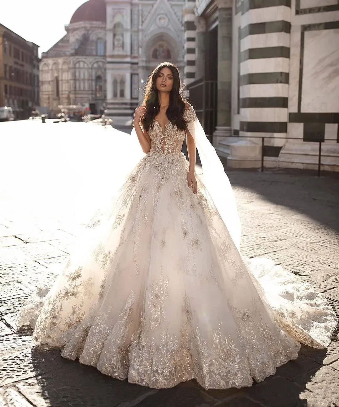 Luxurious A-line Sparkling Ball Dress Sexy Off Shoulder Lace Crystal Beaded Bridal Dress with Train Arab Dubai Style Customized