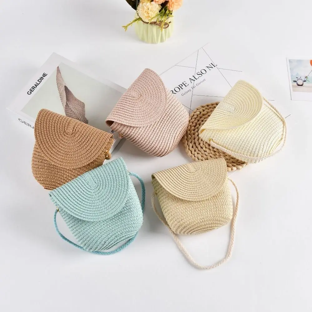 

Handwoven Shell Shape Straw Shoulder Bag Crossbody Bag Kid Summer Beach Straw Bag Envelope Wallet for Wowen Girls