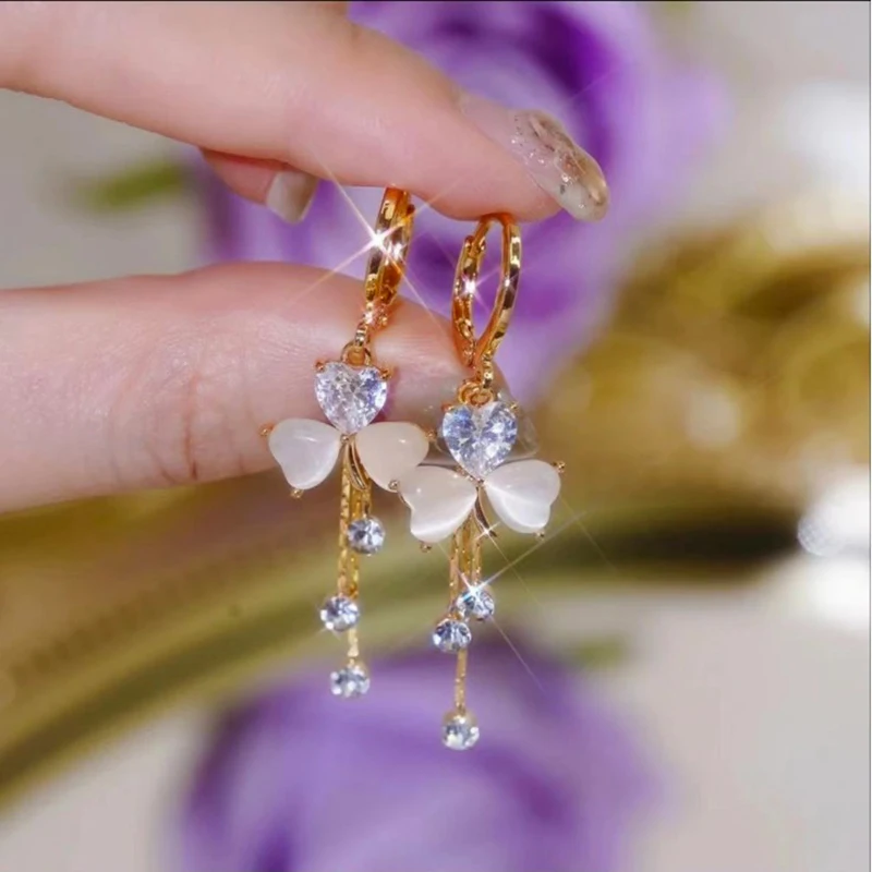 

Elegant Heart-shaped Flower Tassel Pendant Gold Color Stud Earrings for Women New Light Luxury Temperament Gentle Girls Jewelry