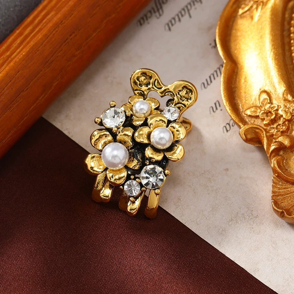 Vintage Rhinestone Flower Small Hair Claw Hair Accessories Metal Mini Hairs Ornaments Women Hairclip Jewelry