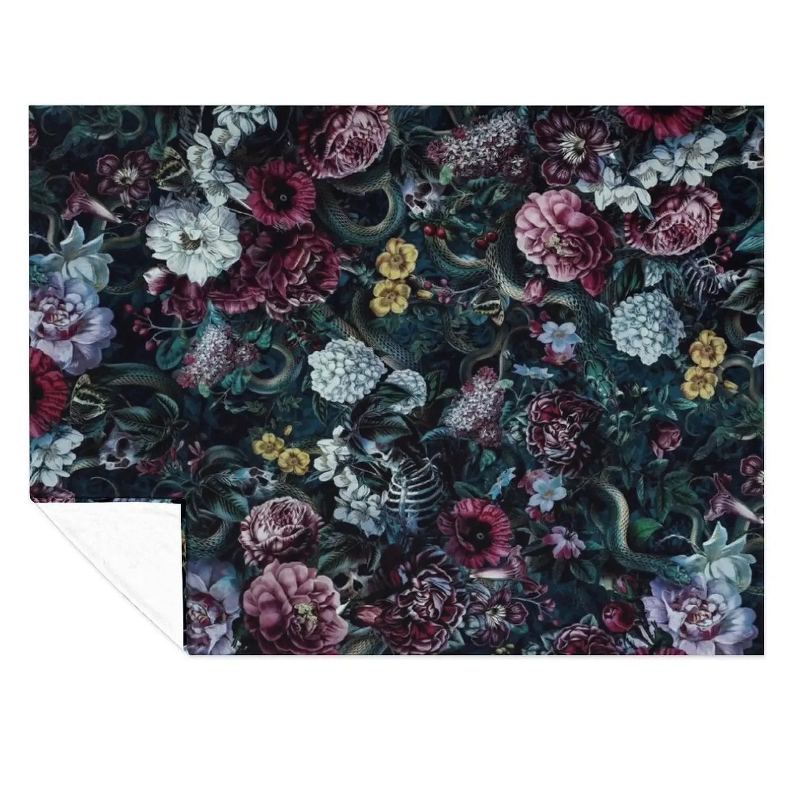 

Skulls and Snake II Throw Blanket anime Giant Sofa Polar Shaggy Blankets