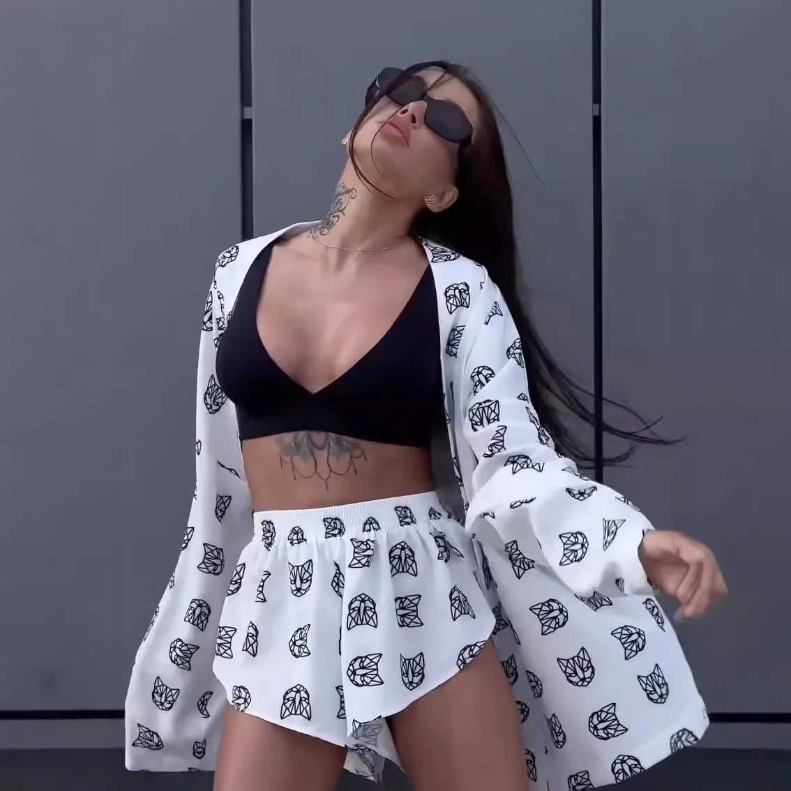 

New Loose Long-sleeved Women's Printed Casual Commuter Lace-up Pajamas High-waisted Shorts Set 2025 Europe and America