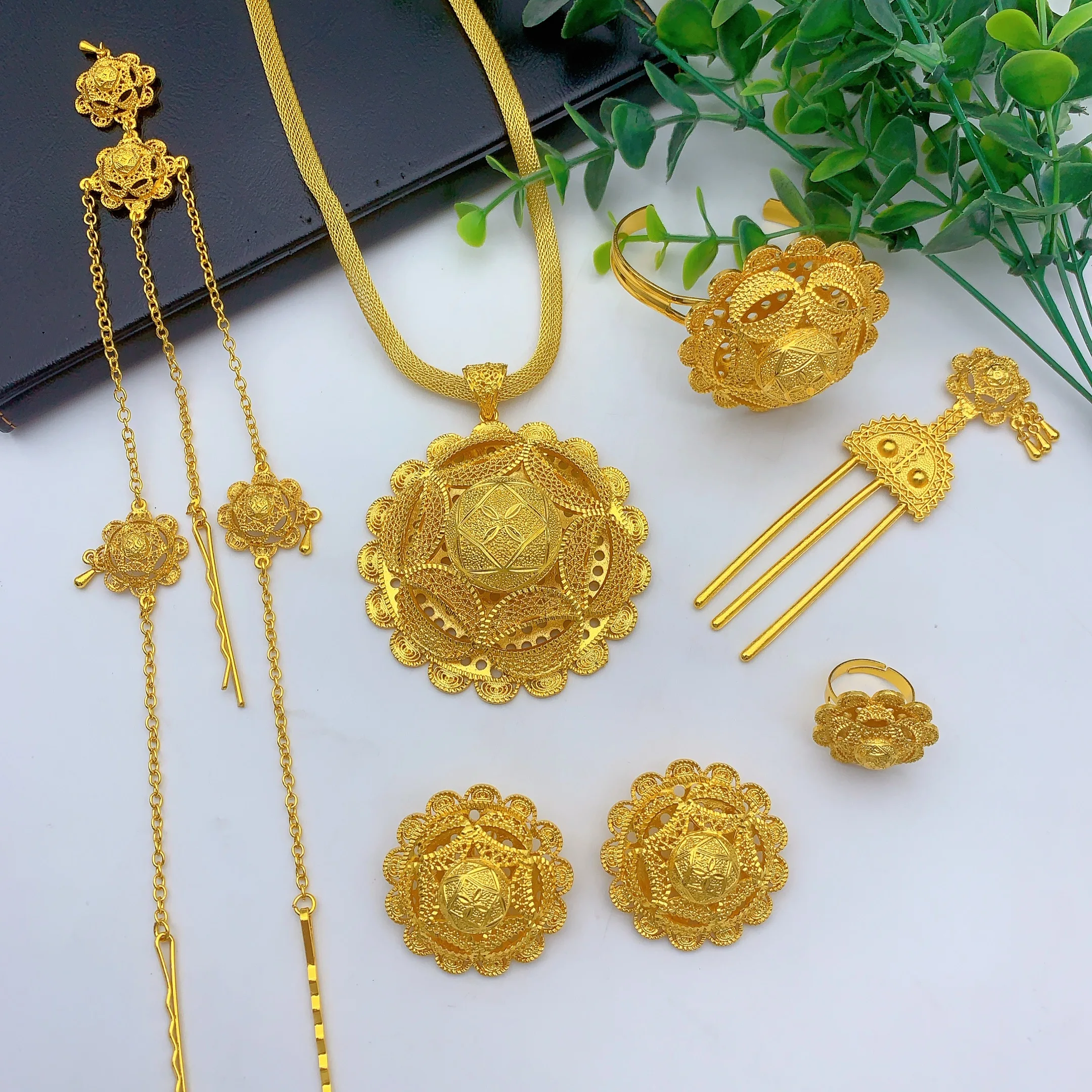 Thumbnail 3 - #30 Newest Gold Earrings