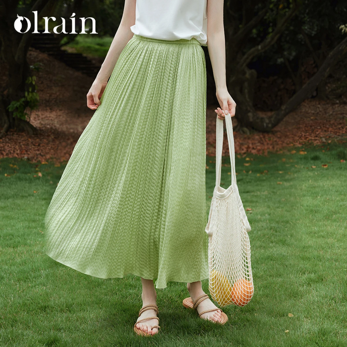 

OLrain Simple Elegant Pleated Skirt Women's Summer 2026 Elastic Waist Flowy Casual Versatile Straight Maxi Skirt O58XB006863