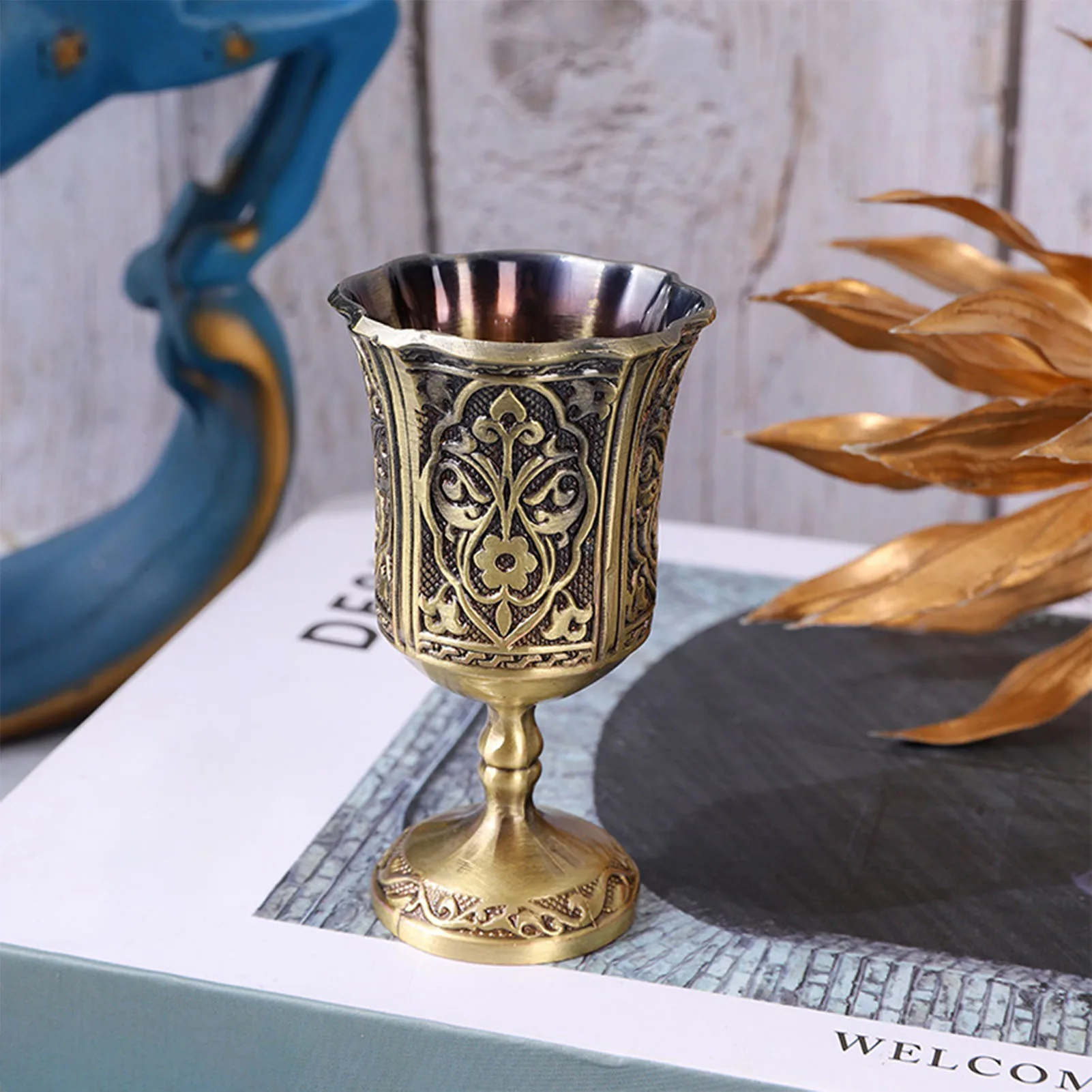 Vintage Chalice Wine Goblet European Style Imitation Classic Castle Carving Goblet for Party Gathering Accessories C66