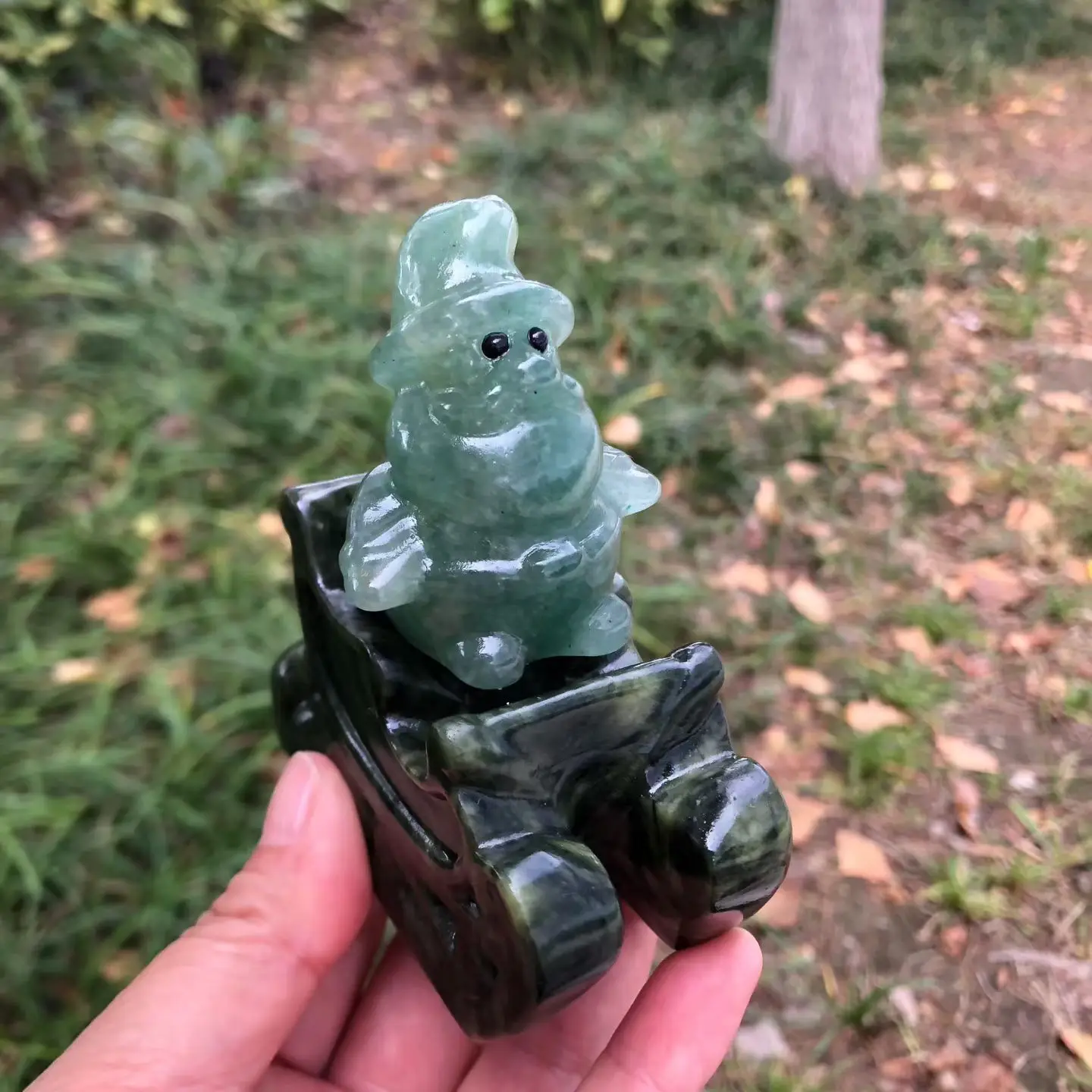 Hand Carved Natural Crystal Quartz Stone Santa Sleigh Reiki Healing Crystal Christmas Home Decorative Gift Statue