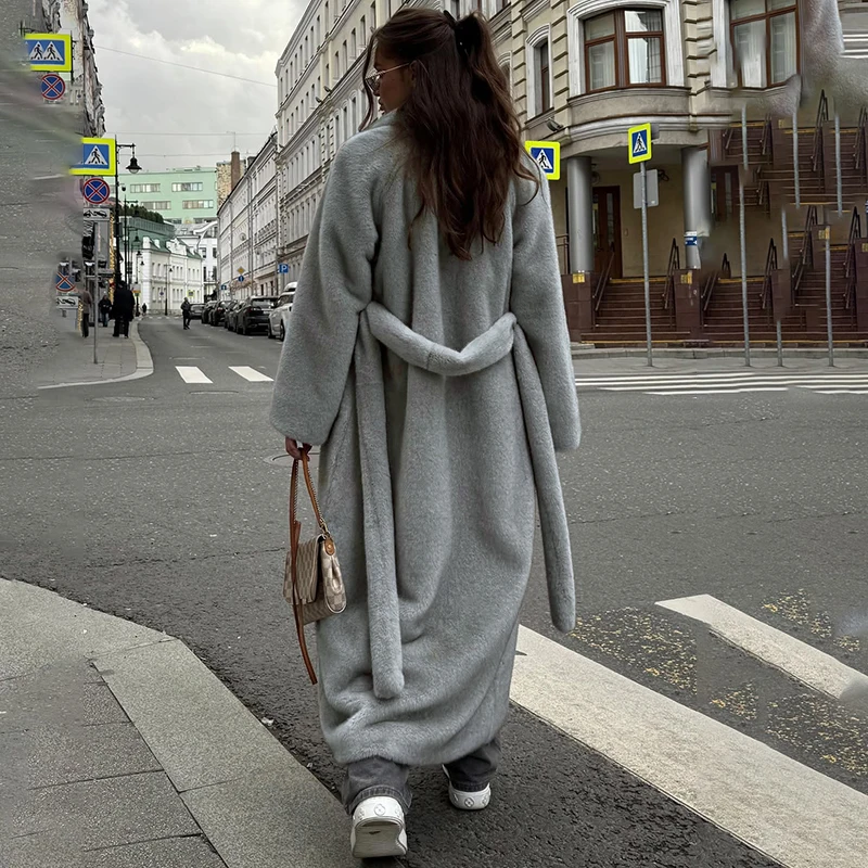 トルノバ ベルト付きフェイクミンクファーコート レディース 2025 秋冬 ベージュ ファー ロングジャケット 高級ブランド 暖かいアウターウェア オーバーコート