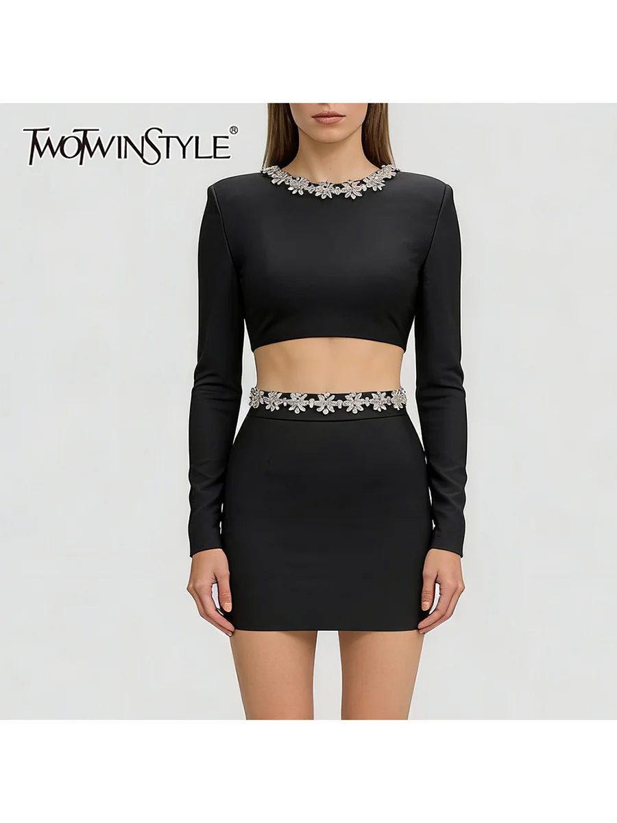 

TWOTWINSTYLE однотонный комплект из двух предметов с бусинами для женщин, круглый вырез, длинные рукава, короткий топ, юбка с высокой талией, элегантный женский комплект