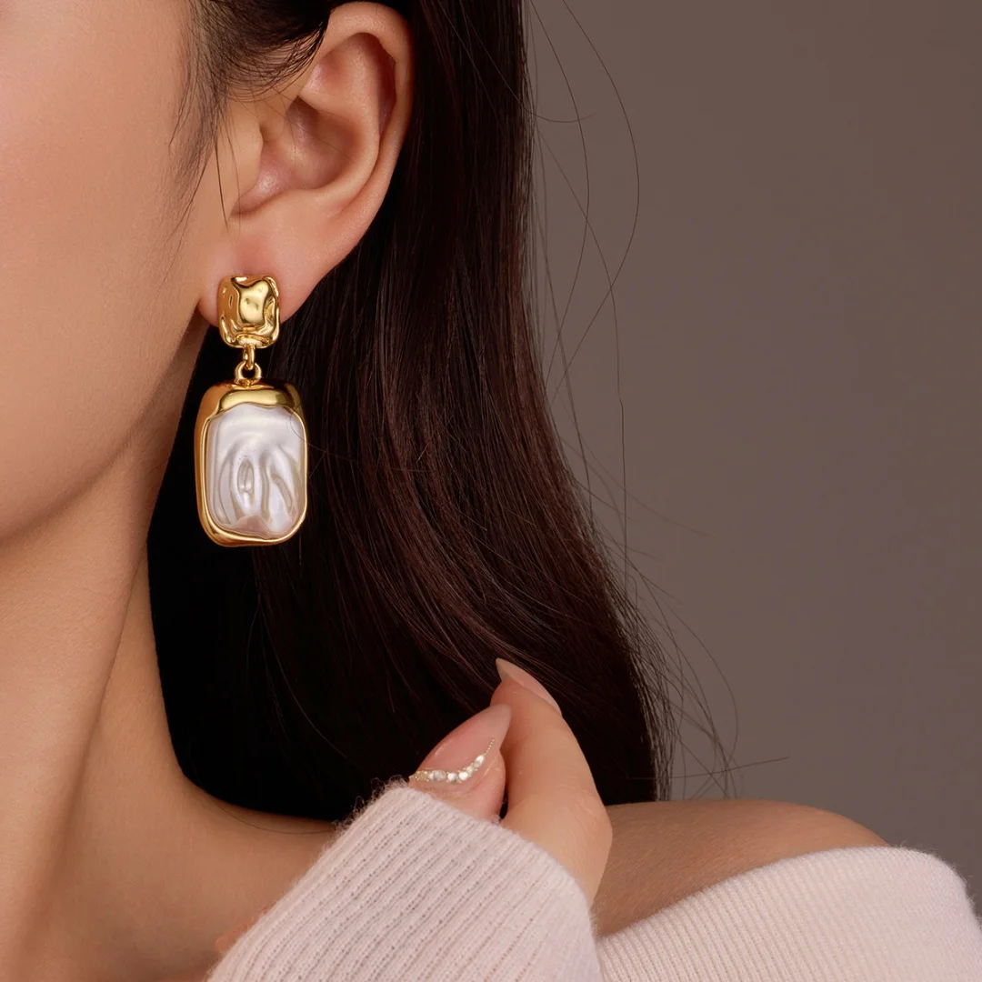 

DUTRIEUX Bohemia Style White Acrylic Earring Women's Hanging Earrings Uneven Square Dangle Earrings Irregular Geometry Earrings