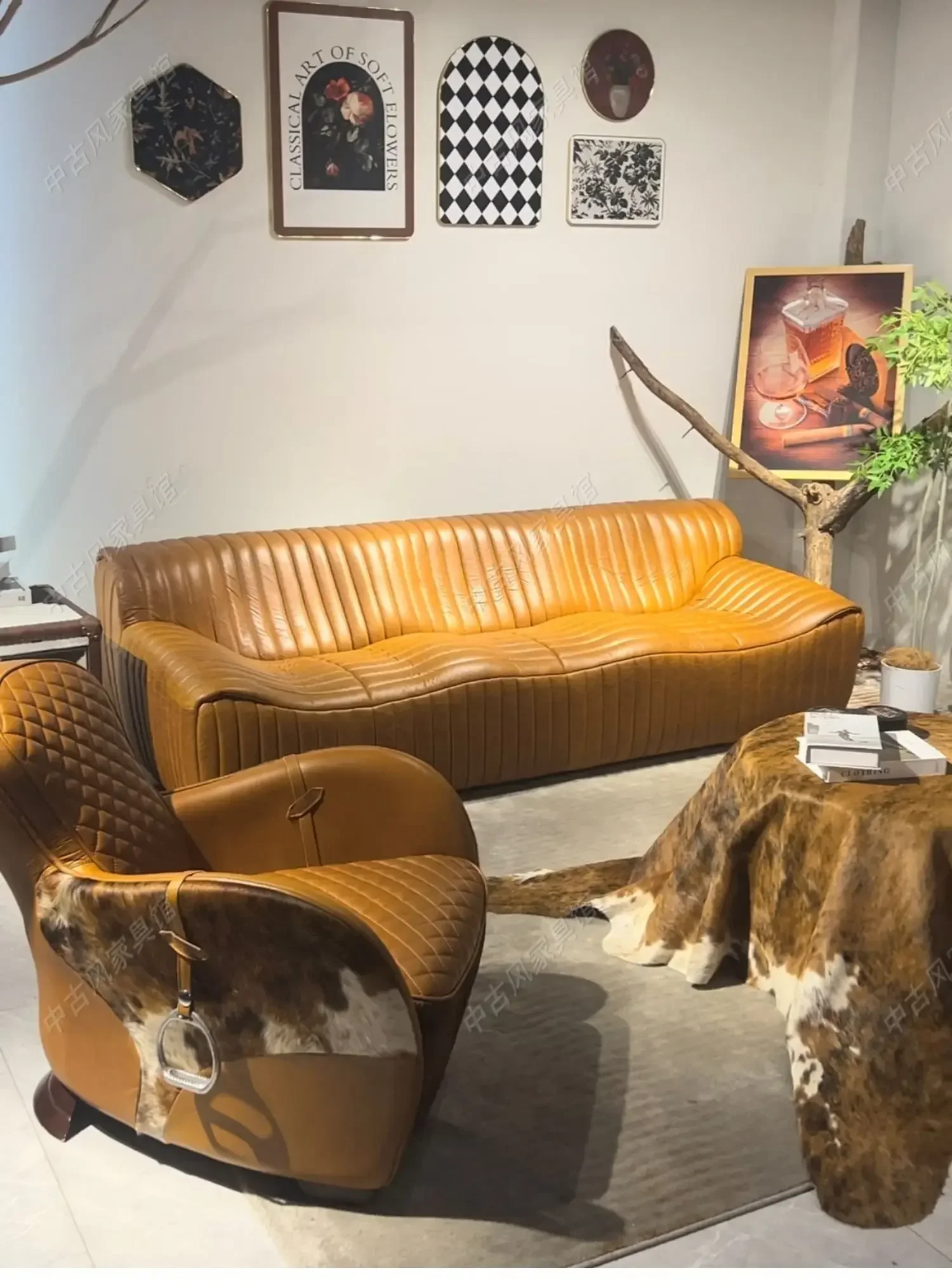 

Средневековый масляный воск, кожаный волнистый диван, кожаный диван в стиле ретро для гостиной, диван B & B, ленивые складки
