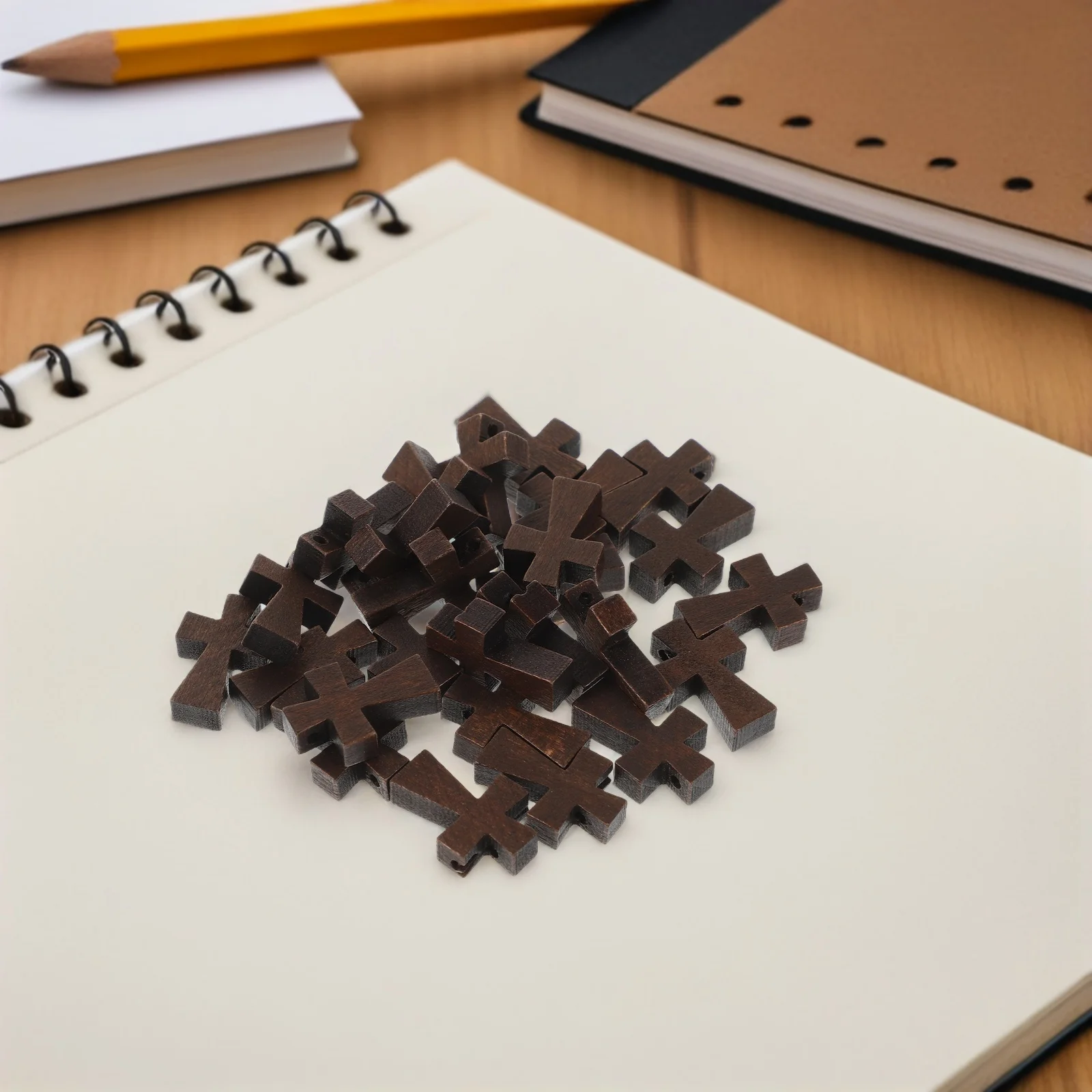 150 pçs cruz de madeira charme acabamento natural pequenas cruzes de madeira para fazer jóias colar pulseira chaveiro artesanato