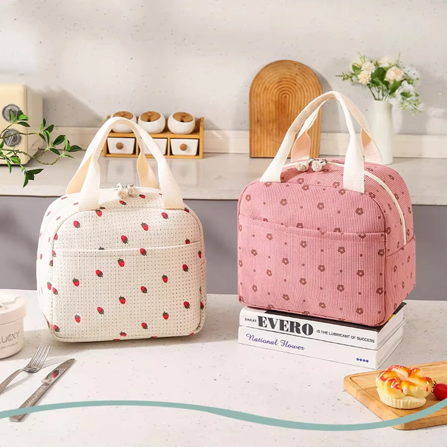 1pc Cord Isolierung Mittagessen Tasche Tragbare hand Bento Tasche Große Kapazität Blume Erdbeere Gemusterten Outdoor Picknick Tasche
