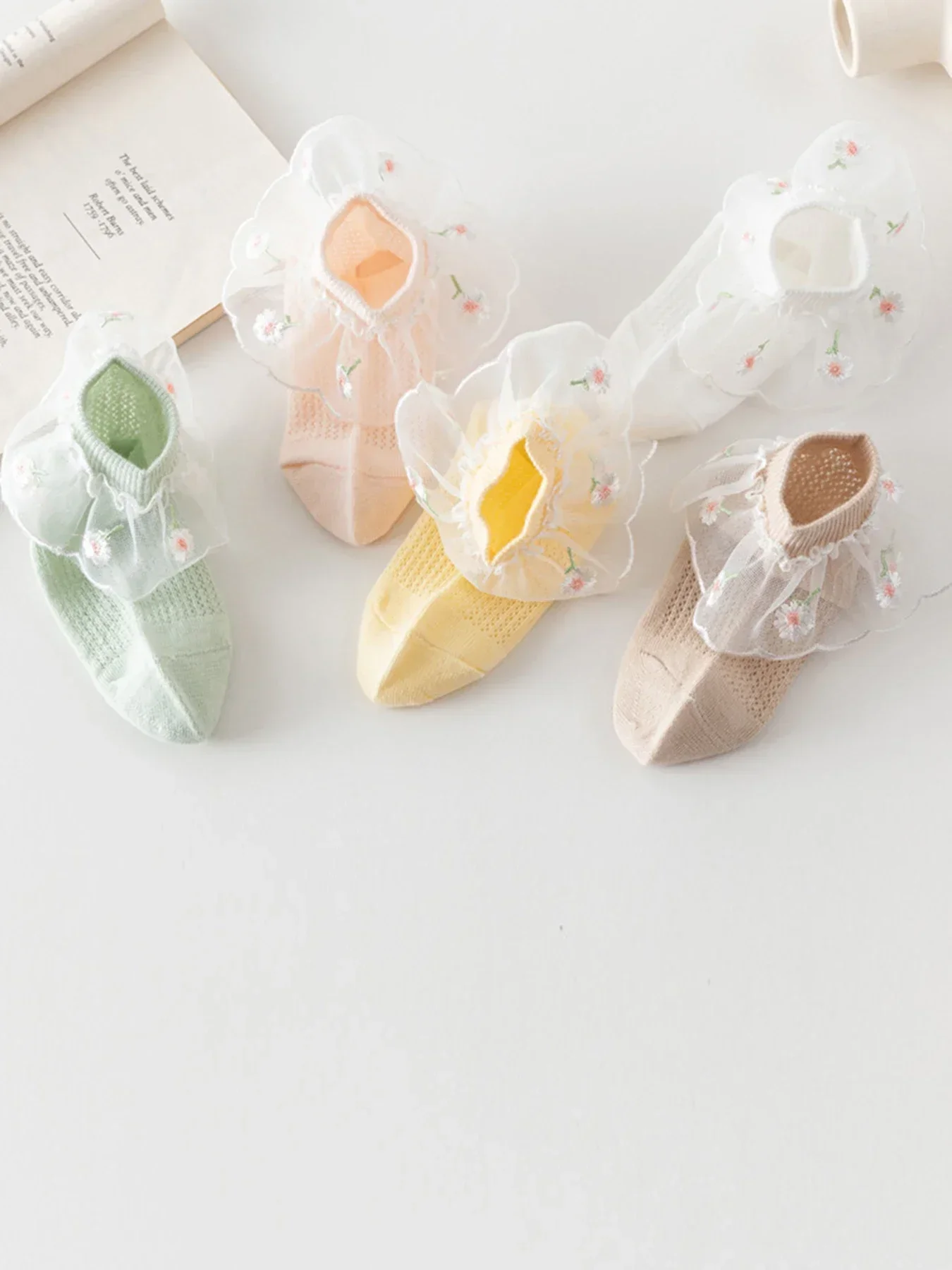 5 pairs of girls' spring and summer lace stockings, newborn mosquito proof mesh stockings, cute embroidered pleated stockings, children's breathable short socks