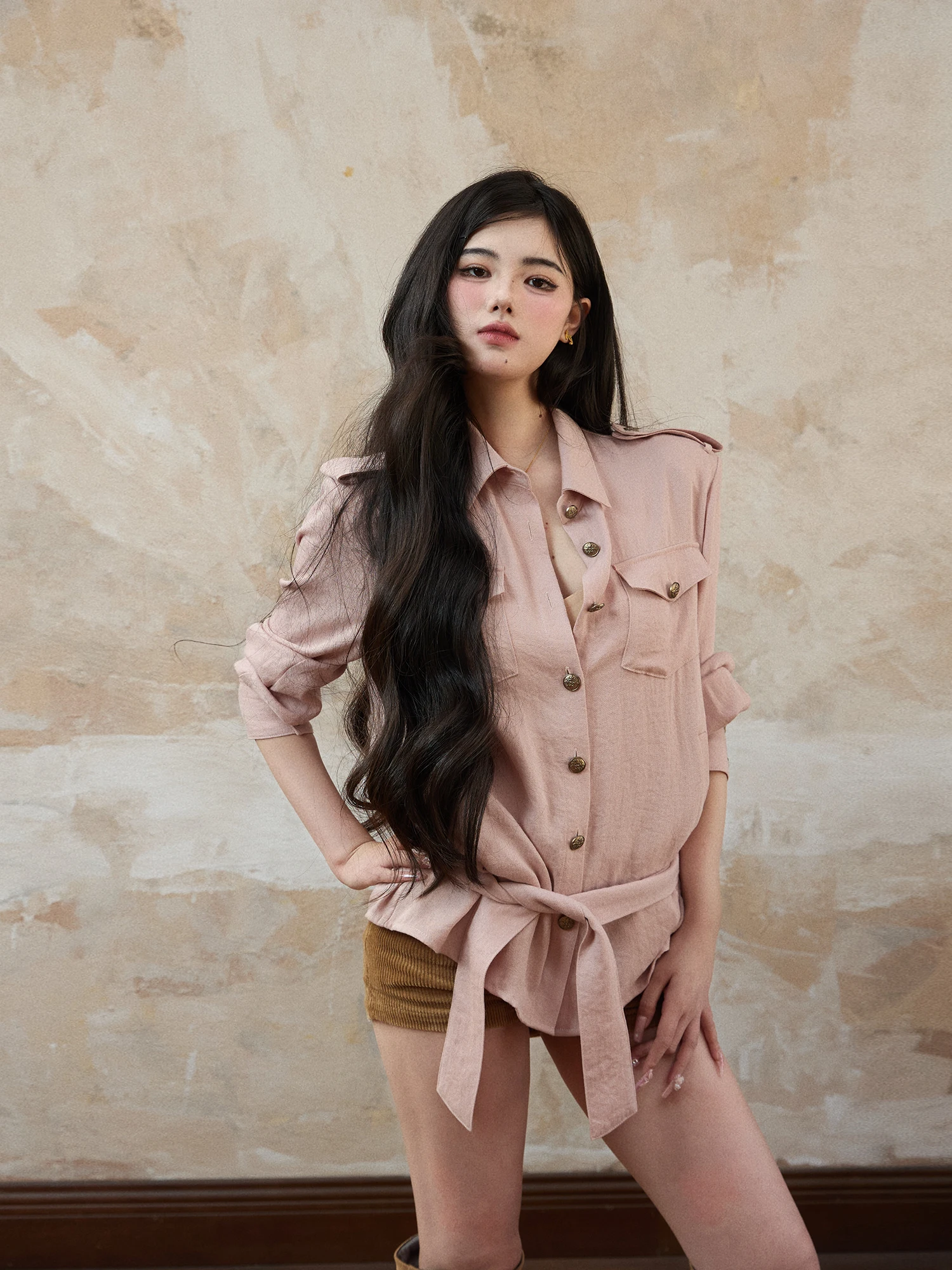 

Рубашка с длинным рукавом Spicy Girl: Новинка Весна-Лето 2026, базовая универсальная модель, модная женская свободная рубашка