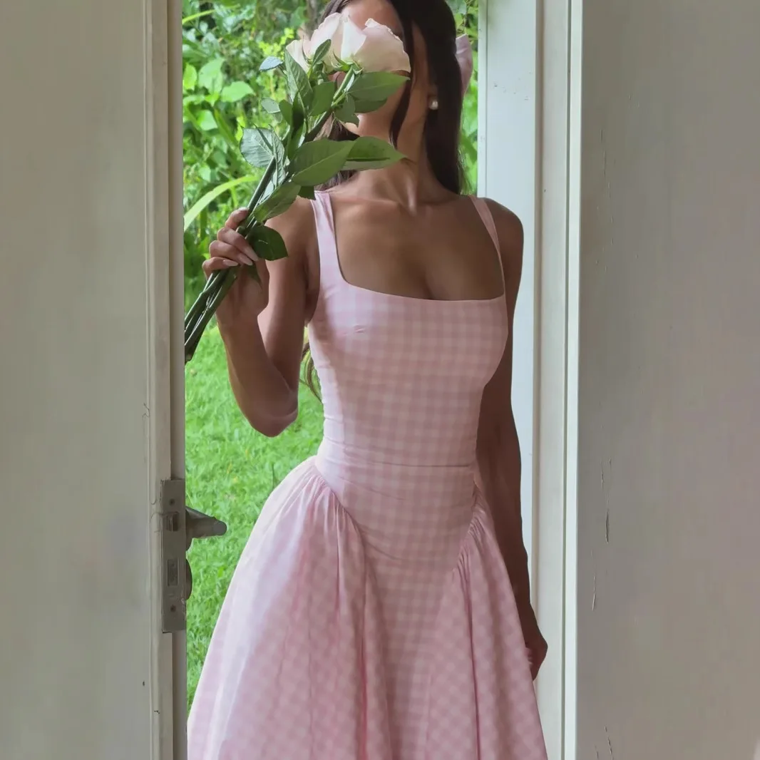 فستان الأميرة المألوف على الطراز الفرنسي الجديد منقوش بخصر مطبوع فستان قصير مثير بدون ظهر ملابس نسائية