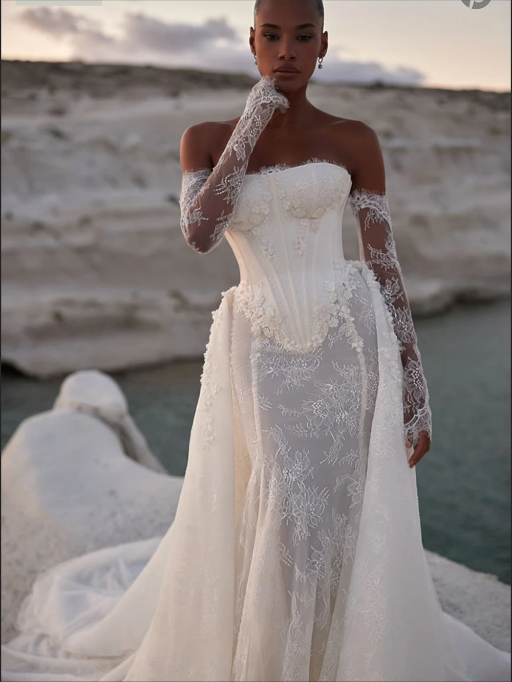 

Customized Boho Ivory Organza Wedding Dress Formal Strapless Sleeveless Bridal Gowns Dreamy Mermaid Court Train Vestido De Novia