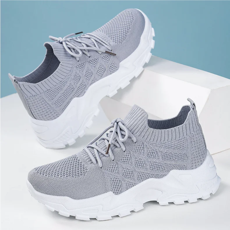 

Модные легкие и дышащие повседневные кроссовки для женщин, удобные для прогулок и тренировок на открытом воздухе.
