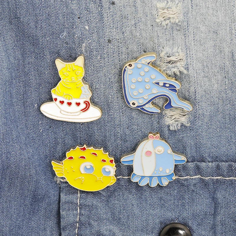 Yellow Blue Enamel Sea Scaleph Whale Shark Narwhal Octopus Puffer Fish Cat Lapel Pins Cartoon Animal Brooches Hat Bag Badges