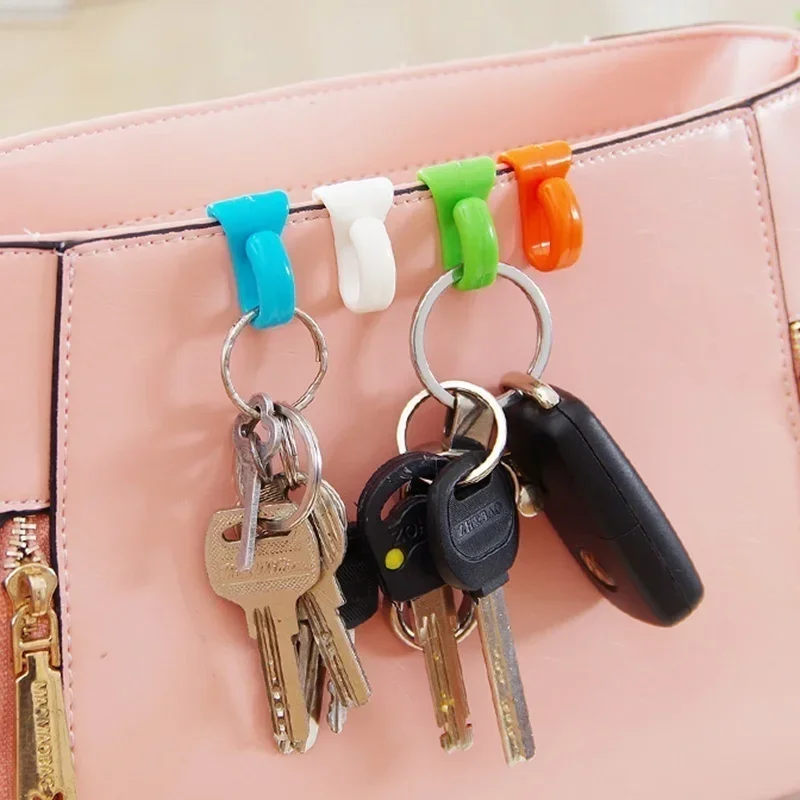 4PCS Creative Anti Bag Hooks Loaded Inside the Built-key Holder Key Clip Easy to Carry