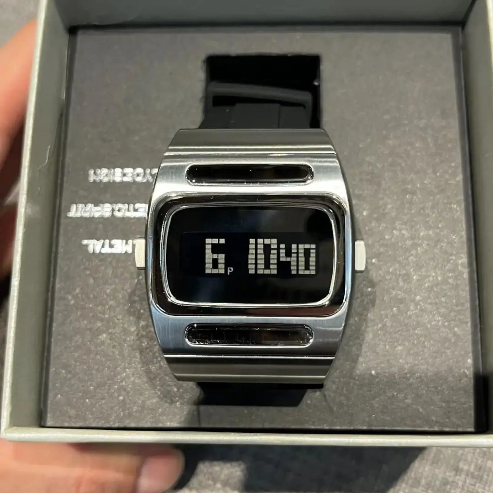 BENLYDESIGN Unique Digital Watch for Men, Retro 1970s Vintage LED Display Silicone Strap Gift for Him G100 G100