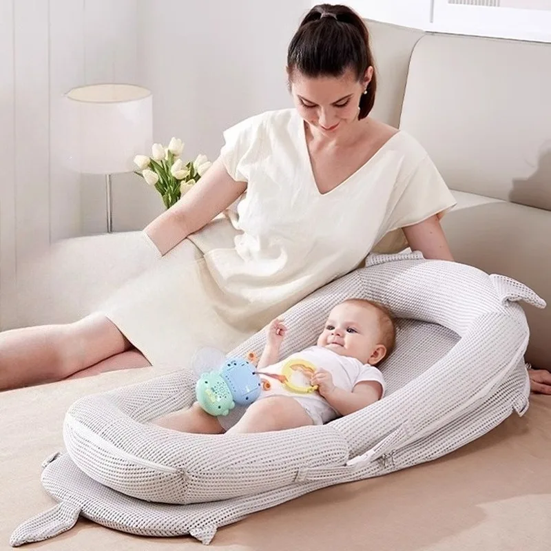 Baby Newborn Sleep Mat Bed with Sloped Pad for Soothing Sleep Portable and Movable Baby Sleep Mat Bed with 15° Incline
