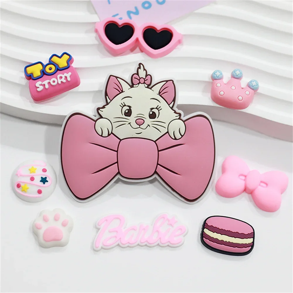 漫画メアリー猫白猫DIYPVCチャーム靴アクセサリーガーデンシューズ下駄サンダルDIY装飾誕生日パーティーギフト