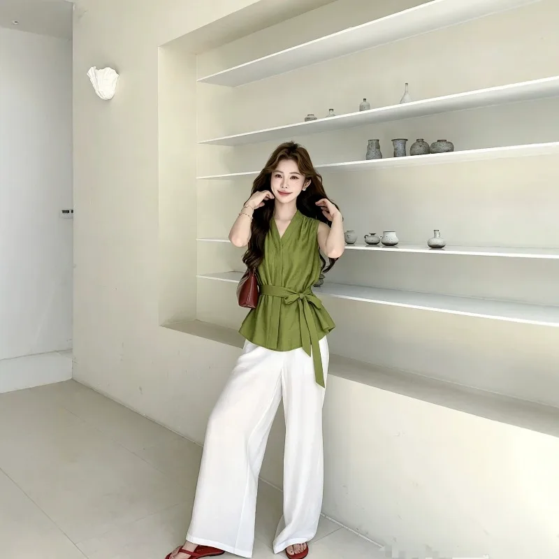 The New Summer Fashion Set Features A Neckline Cinched Waist Lace-up Top and Wide-leg Pants Two-piece Set Is Stylish and Simple