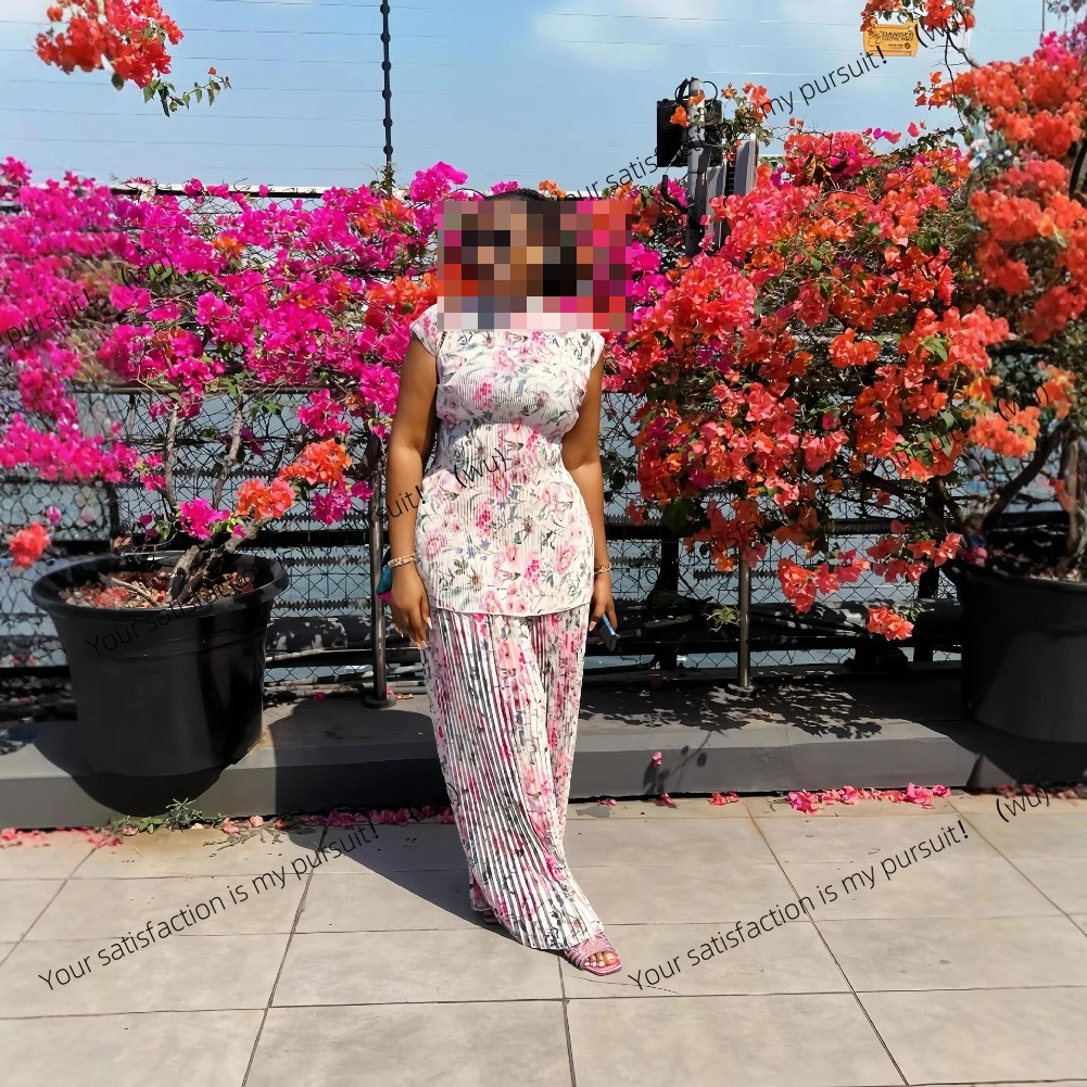 

Весенний новый плиссированный комплект с круглым вырезом и летящими рукавами, модные широкие брюки с принтом, комплект из двух предметов