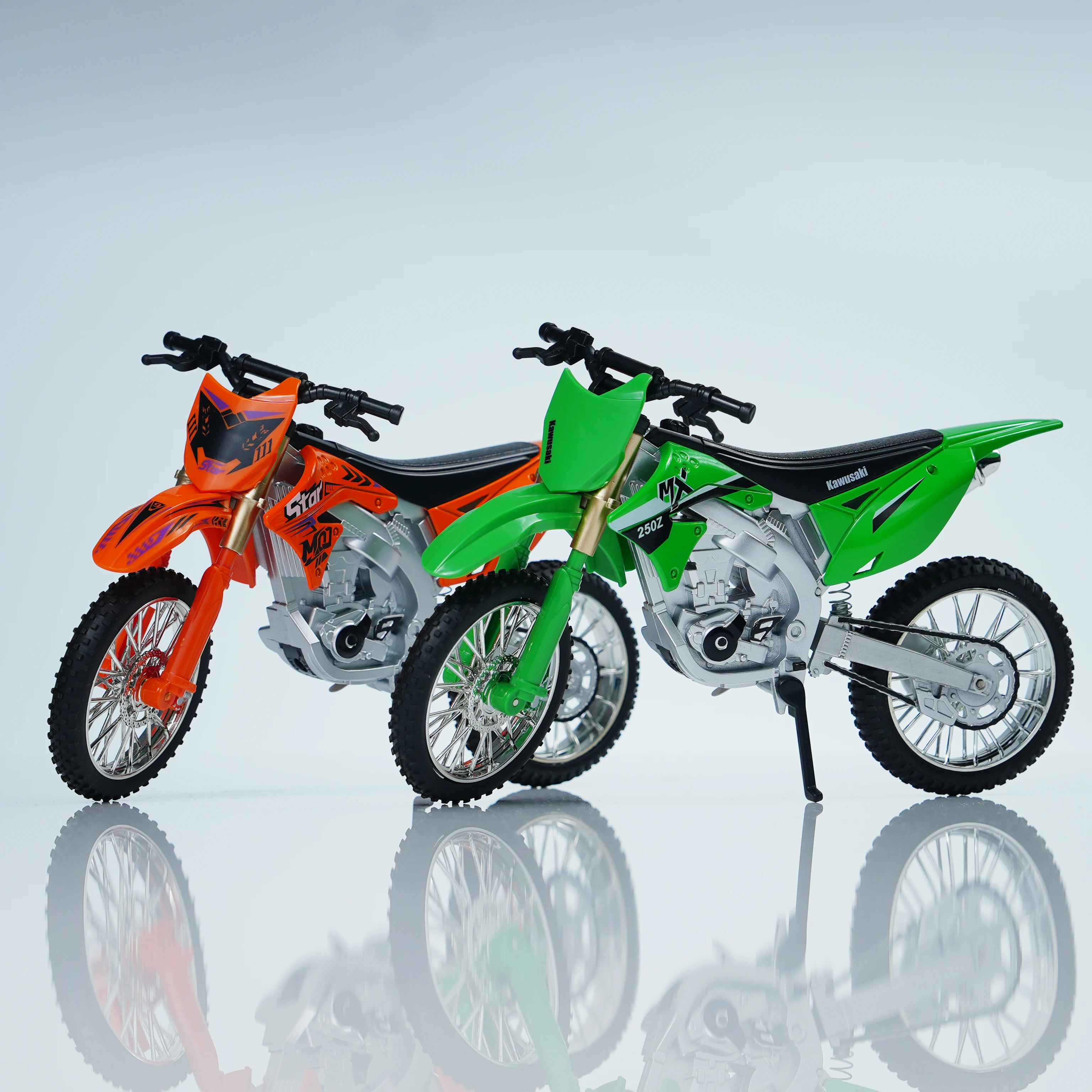 Motocicleta off-road em escala 1:10, verde e laranja, modelo de veículo fundido pré-construído, adequado para regalar ou coletar.