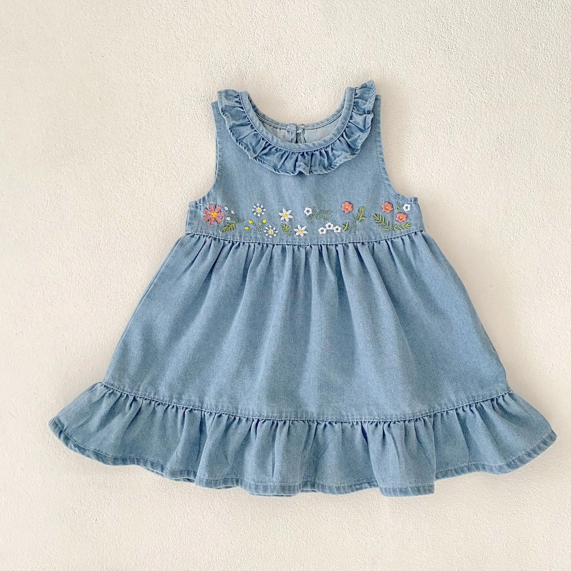 

2025 Summer new 2-4 year old baby clothing, fashionable denim dress for baby girls, embroidered long skirt