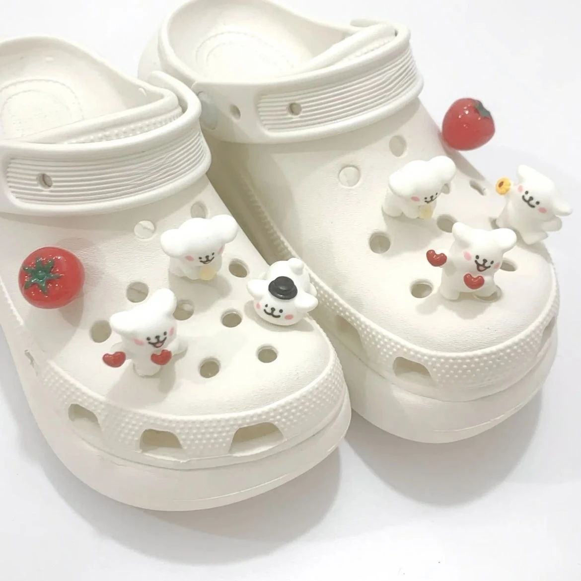 

Happy White Dog Series Lovely Shoe Accessories Cute Designer Charms Beautiful Footwear Decoration DIY Hot Kids Boys Girls Gifts