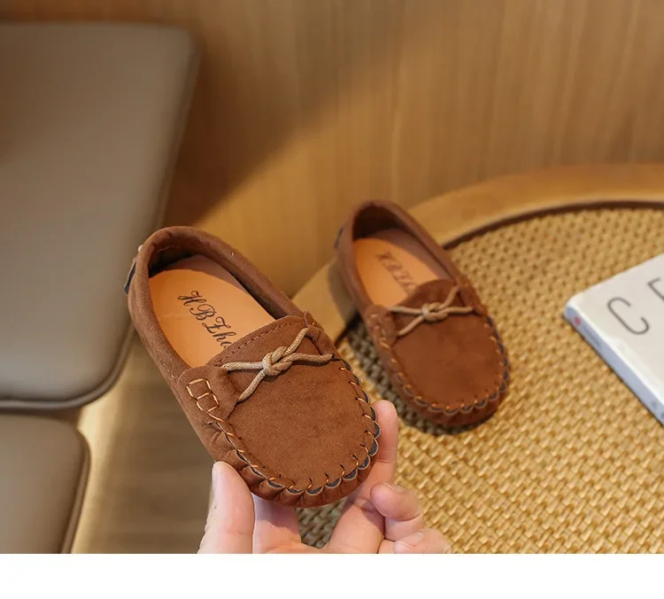 Mokassins für Jungen und Mädchen, weiche, atmungsaktive Slip-On-Schuhe für Kinder, modische, lässige Slipper, flache Schuhe mit Knoten, klassischer britischer Stil, neu – Detail 3