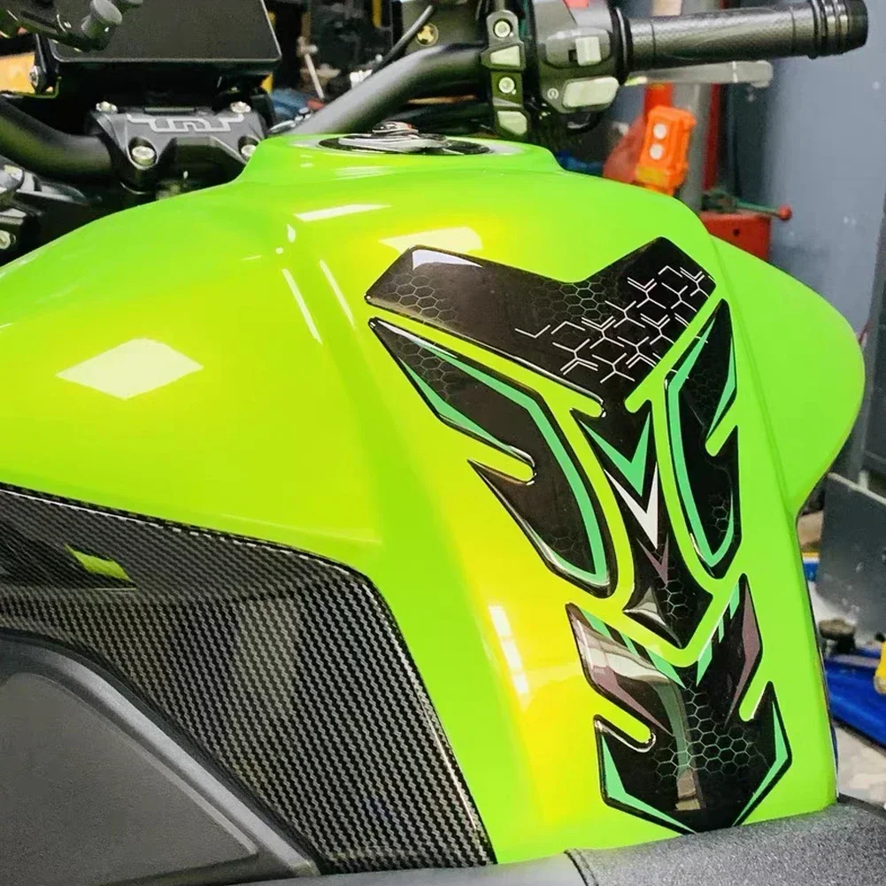 แผ่นรองถังน้ำมันรถจักรยานยนต์3D 3ม. อุปกรณ์เสริมรูปลอกสำหรับ Kawasaki Ninja400 Z900 Z1000 ZX10R er6n versys 650